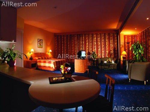Jumeira Rotana Hotel 4